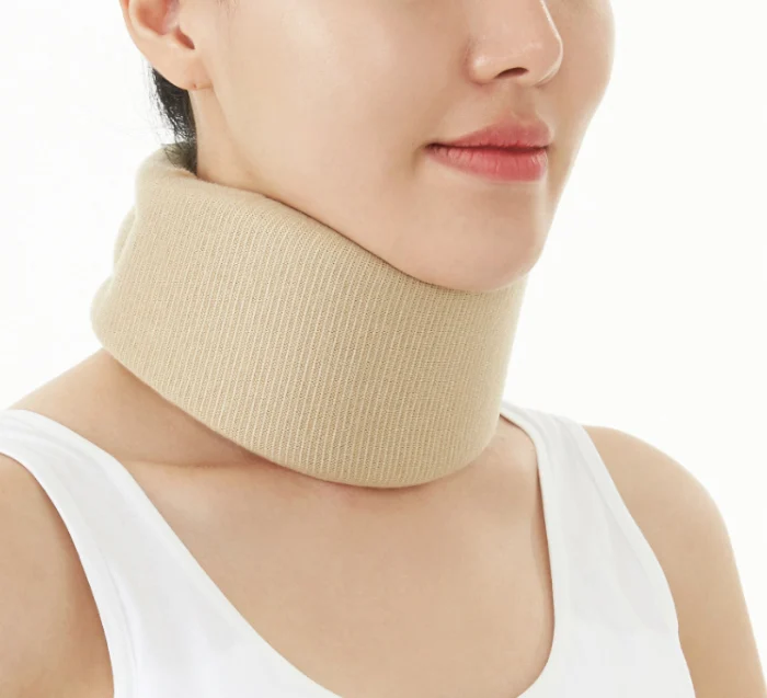 CASE JUNIOR COLLIER SERVICAL MOUSSE SMALL - Image 1