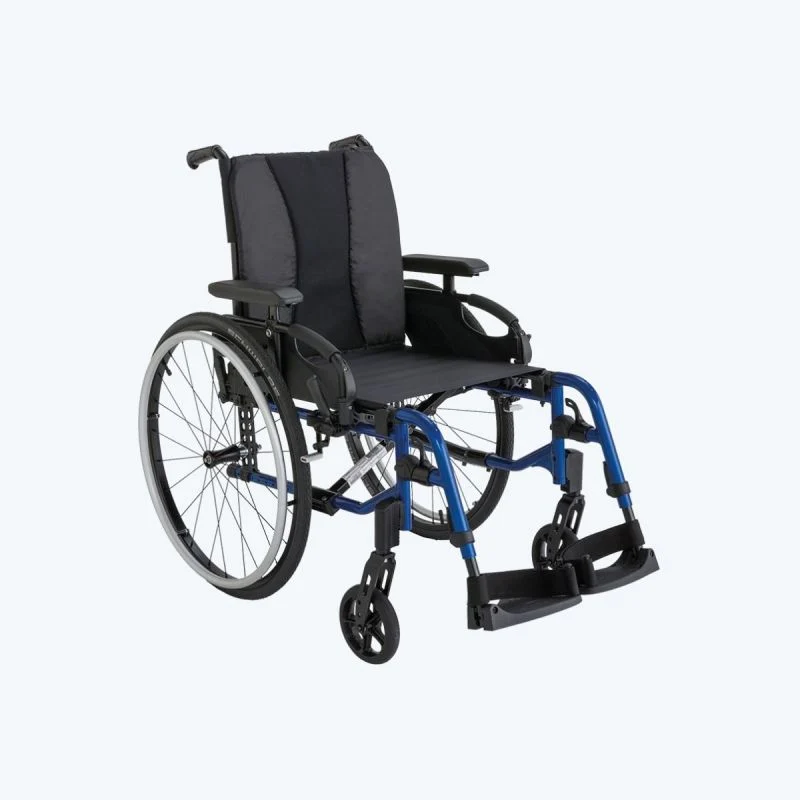 FAUTEUIL ROULANT EN ALLUMIUM - Image 1