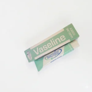 VASELINE TUBE 45 GR TUBE KAMERA